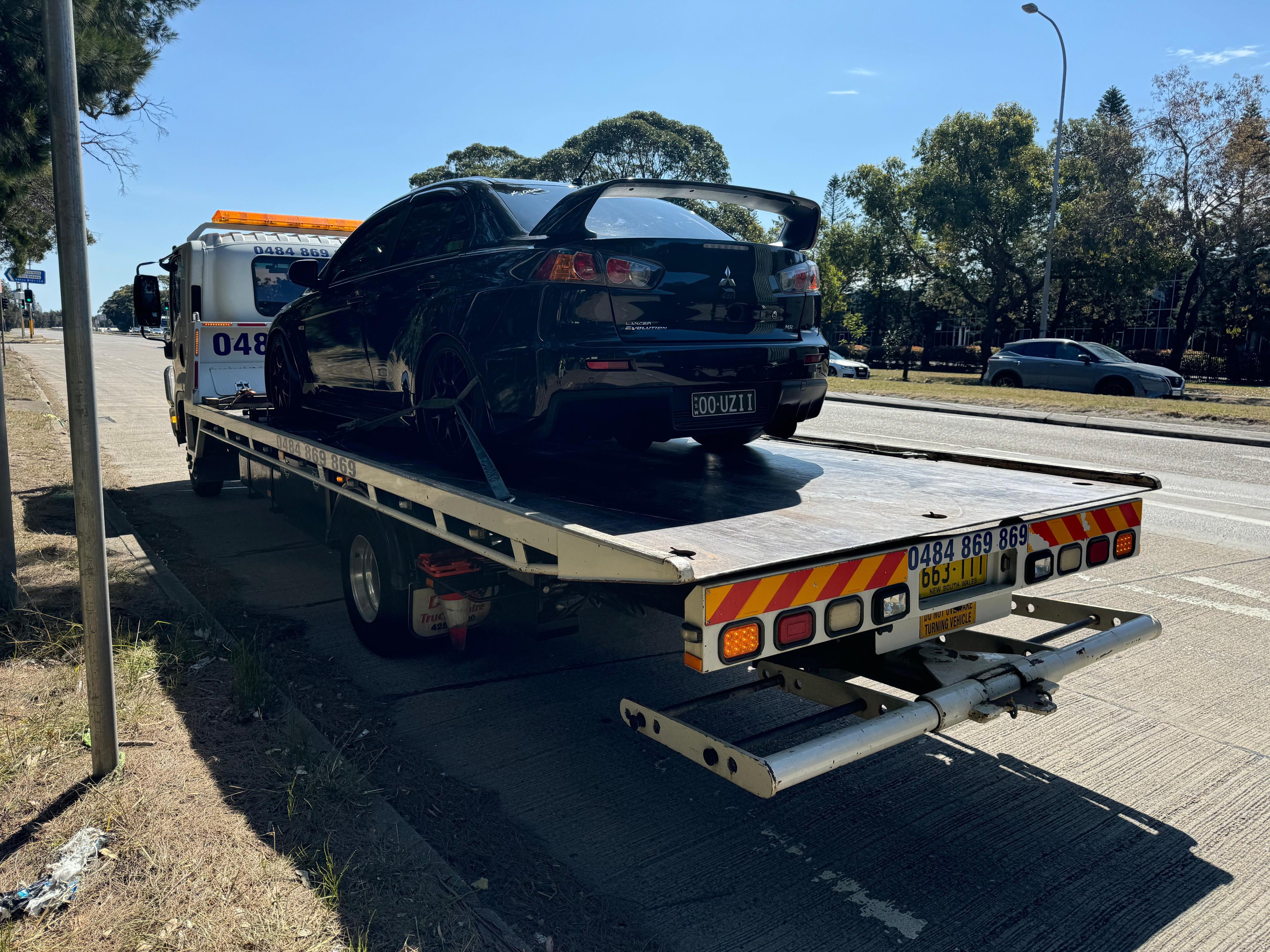 Breakdown recovery service on Sydney motorway